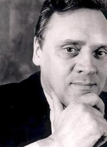 Александр Лазарев