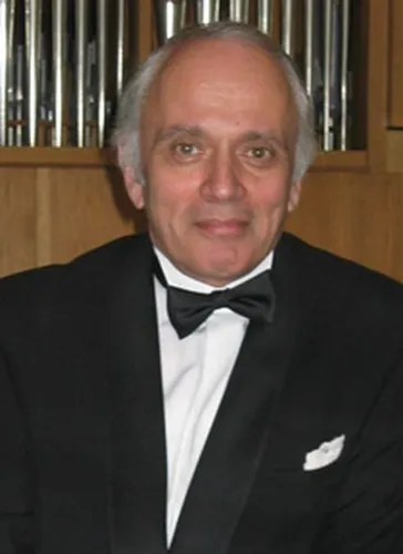 Анатолий Левин