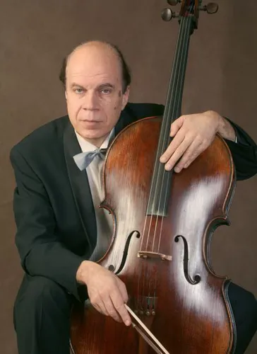 Михаил Уткин