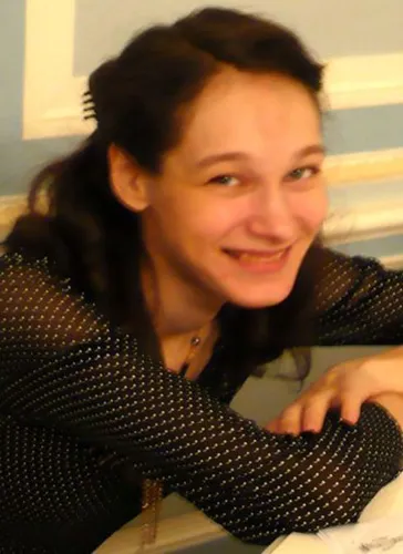 Елена Золотова