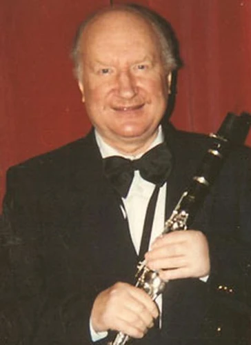 Михайлов Лев