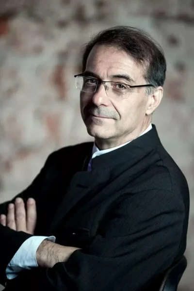 Александр Рудин (виолончель). Дирижёр — Феликс Коробов