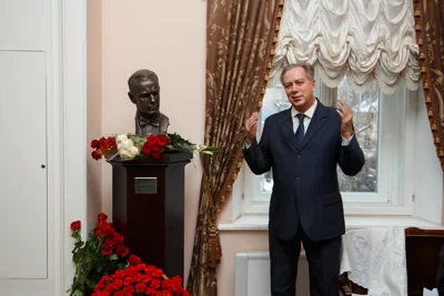 Открытие бюста Леонида Когана