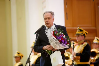К 90-летию В. Е. Захарова
