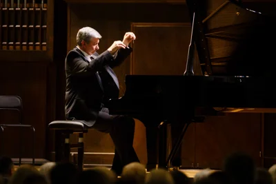Донохоу и Овчинников в Малом зале консерватории