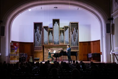 Выступают лауреаты I премии конкурса, дуэт «Piano & Baritono»: Иван Кощеев, Тимофей Журавель (Россия)
