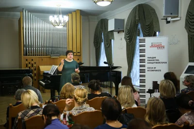 «Правила и секреты музыки барокко»: мастер-класс профессора кафедры клавишных инструментов Московской консерватории Ольги Андреевны Филипповой по основам барочной стилистики в рамках XIV Школы концертмейстерского мастерства. Зал им. Н.Я. Мясковского