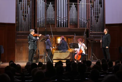 Г. Ф. Телеман. Concerto a tre до мажор. Исполняют Сергей Фильченко (скрипка), Елена Кейлина (орган), Регина Штейнман (виола да гамба), Филипп Нодель (гобой)