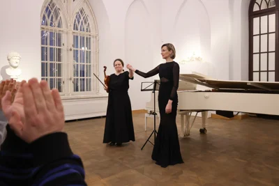 Елена Корженевич (скрипка), Елена Тарасова (фортепиано) в Оперном доме Государственного музея-заповедника «Царицыно»