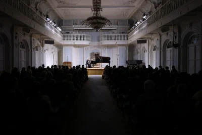 «Диалоги. Зеркало в зеркале»