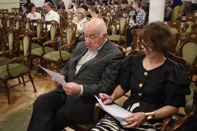 Перед началом юбилейного концерта Алексея Семёнова в Малом зале