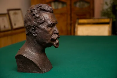Церемония передачи в дар бюста В. И. Сафонова