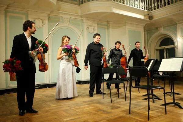 7 ноября 2012 года. Концерт фестиваля «Viva cello», проведенный совместно с ассоциацией «Alma Mater»<br>
Илья Грингольц (скрипка), Наталья Ломейко (скрипка), Юрий Жислин (альт), Борис Андрианов (виолончель), Александр Бузлов (виолончель).