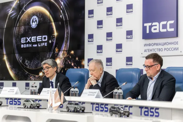 На пресс-конференции в ТАСС.