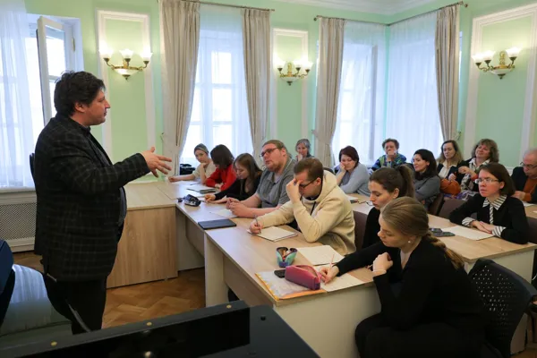 Доц. кафедры теории музыки, Д.В. Шутко(СПб консерватория)