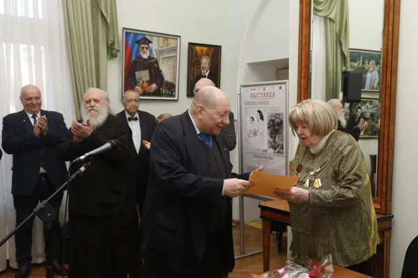 Выставка «Хранитель времени» (живопись — графика — гобелен). 