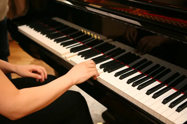 Екатерина Мечетина в дуэте с диск-клавиром Yamaha