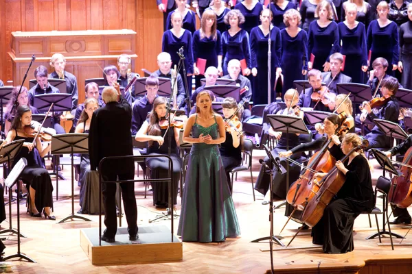 Ксения Леонидова (меццо-сопрано), хор студентов Московской консерватории, симфонический оркестр Московской консерватории. Чайковский. «Москва», кантата для солистов, смешанного хора и оркестра 