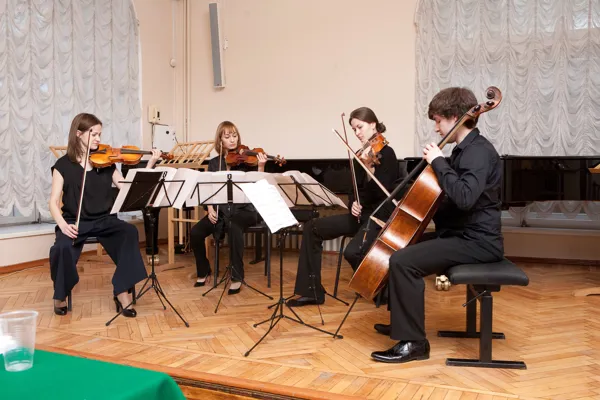 «Rusquartet». Анна Снежина (первая скрипка), Анна Янчишина (вторая скрипка), Евгения Зубова (альт), Александр Дулов (виолончель).