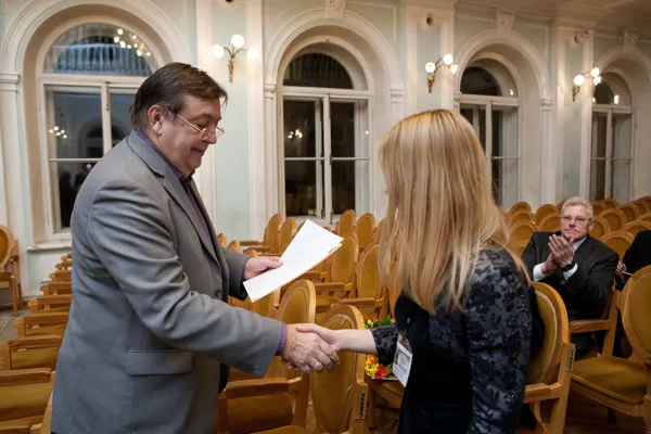Диплом финалиста получает Прокопенко Наталья.