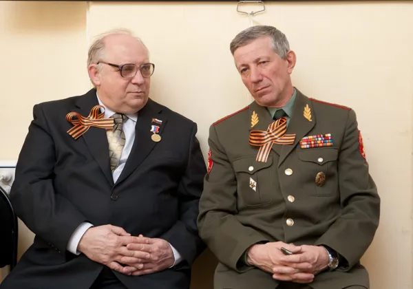 Председатель Совета ветеранов Пресненского района Василий Николаевич Андриенко и Главный военный дирижер Российской Федерации Валерий Михайлович Халилов.