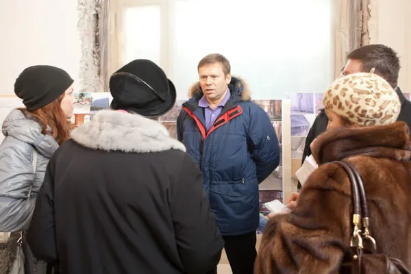 Проректор по административно-хозяйственной работе Московской консерватории Сергей Игоревич Розанов отвечает на вопросы представителей СМИ о ходе реставрационных работ во втором учебном корпусе Московской консрватории.
