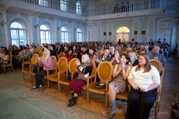 «Alma Mater» представляет: Камерный оркестр «B A C H», Валентин Жук, Валентин Урюпин.