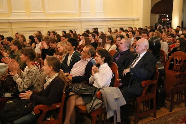 Торжественное собрание в Малом зале консерватории, посвященное началу учебного года.

