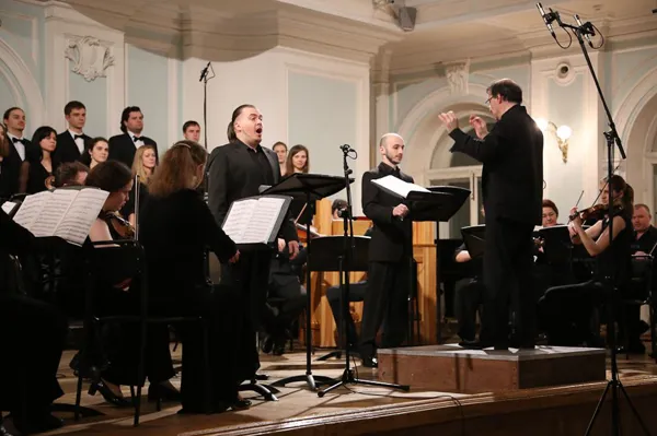 К.Ф.Э. Бах. «Magnificat» для солистов, хора и оркестра. Исполняет Камерный оркестр «MUSICA VIVA», художественный руководитель и солист Александр Рудин; вокальный ансамбль «ИНТРАДА», художественный руководитель Екатерина Антоненко. Солисты Дмитрий Синьковский (альт), Тигран Матинян (тенор).