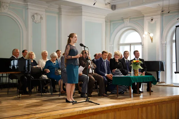 Выступает студентка I курса историко-теоретического факультета Анна Тимина.