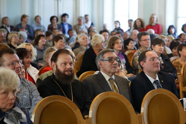 В Рахманиновском зале прошло общее собрание работников и учащихся Московской государственной консерватории им. П.И. Чайковского по вопросу внесения изменений в устав консерватории.