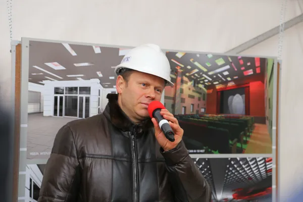 Выступает проректор по административно-хозяйственной части Московской консерватории, Почётный строитель России Сергей Игоревич Розанов.