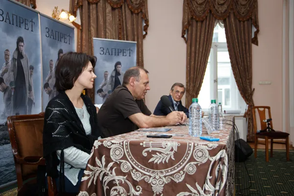 Выступает композитор, автор музыки к кинофильму Юрий Анатольевич Потеенко.