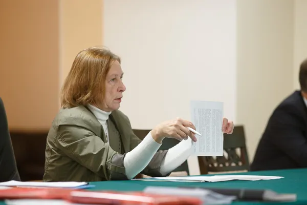 Доктор искусствоведения, заместитель директора по научной работе Мемориального музея А. Н. Скрябина, главный редактор издательства «Музыка», Заслуженный деятель искусств РФ Валентина Васильевна Рубцова читает доклад «Особенности творческого архива А. Н. Скрябина как характеристика стиля».