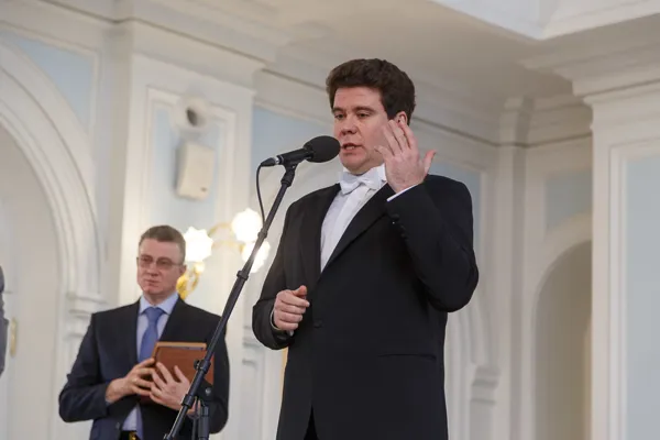 После реконструкционных работ вновь распахнул двери для слушателей Рахманиновский зал Московской консерватории. Выступает Народный артист Российской Федерации Денис Мацуев.