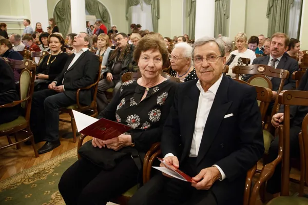 Абонемент № 14. К 90-летию со дня рождения Мстислава Ростроповича. Иван Монигетти (виолончель) Швейцария/Россия. Клаудио Мартинес (фортепиано) Швейцария.