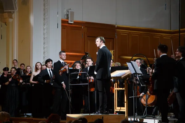 Оркестр MusicAeterna и Теодор Курентзис в Большом зале консерватории.