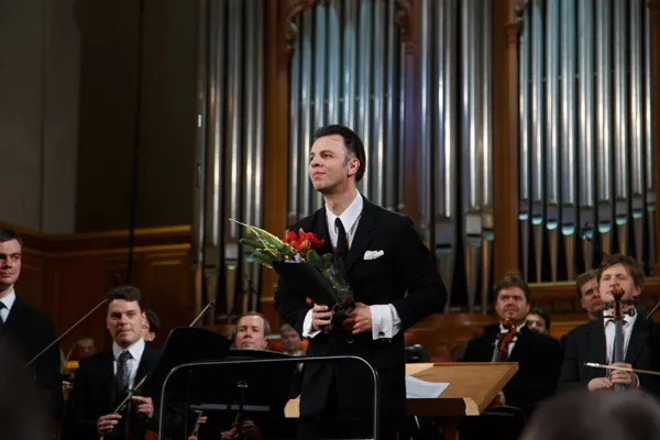 Оркестр MusicAeterna и Теодор Курентзис в Большом зале консерватории.