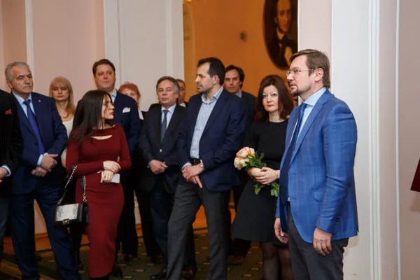 Выступает заместитель министра культуры Российской Федерации Александр Владимирович Журавский.