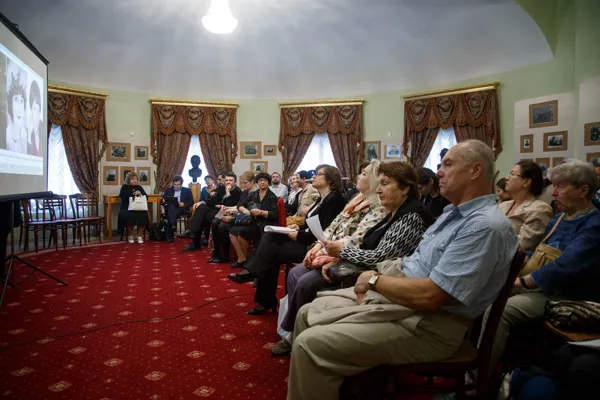 В Овальном зале Музея имени Н. Г. Рубинштейна состоялось мемориальное собрание, посвящённое выдающимся искусствоведам Ю. Н. Холопову (1932–2003), Т. В. Чередниченко (1952–2003), В. С. Ценовой (1960–2007).