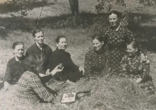 К.Г. Свитова на сеансе записи. Брянская обл.