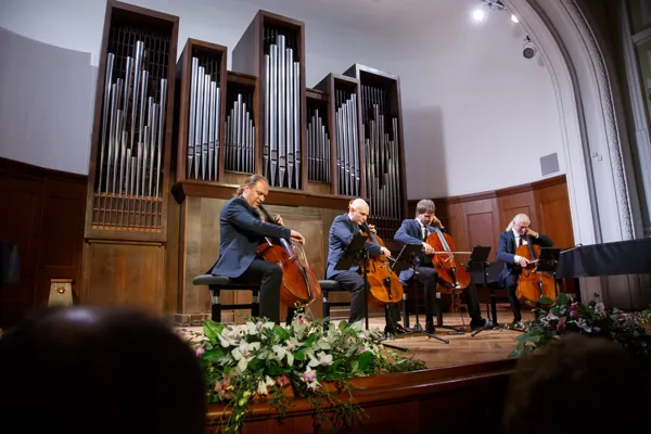 IX Международный виолончельный фестиваль «Vivacello». «Rastrelli Cello Quartet» в составе: Кирилл Кравцов (виолончель, художественный руководитель), Михаил Дегтярёв (виолончель), Кирилл Тимофеев (виолончель), Сергей Драбкин (виолончель, автор аранжировок).