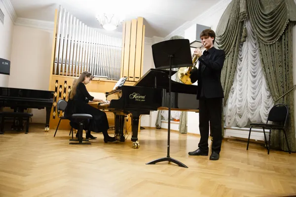 Л. ван Бетховен. Соната для валторны и фортепиано, соч. 17. I часть. Исполняют Павел Болдырев, Ксения Парфинович.