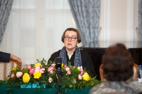 Начальник отдела нотных фондов Мариинского театра, доктор искусствоведения, профессор Санкт-Петербургской консерватории имени Н. А. Римского-Корсакова Мария Николаевна Щербакова читает доклад «Не только любовь. Р. Щедрин в Мариинском театре».