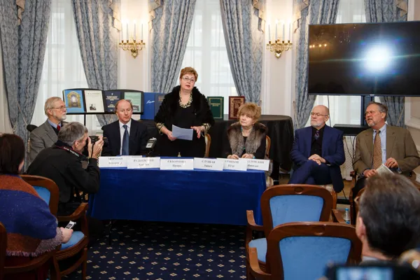Приветственное слово к участникам пресс-конференции — заведующая кафедрой Истории русской музыки Московской консерватории, профессор Ирина Арнольдовна Скворцова.
