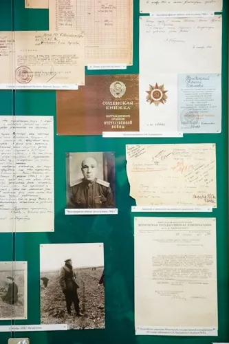 К столетию со дня рождения выдающегося учёного, педагога, профессора Московской консерватории Алексея Ивановича Кандинского (1918–2003) в фойе Малого зала открылась выставка, подготовленная архивом Московской консерватории.