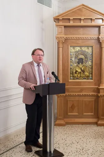 С докладом «С.В. Смоленский и Казань: век XXI» выступает проректор по научно-исследовательской работе Казанской государственной консерватории имени Н.Г. Жиганова, кандидат искусствоведения Юрий Семенович Карпов.