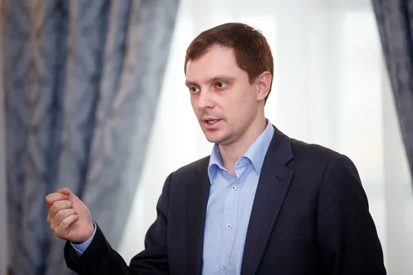 Роман Владимирович Олейников (Национальный исследовательский ядерный университет «МИФИ») выступает с докладом «Визуальное представление гармонии».
