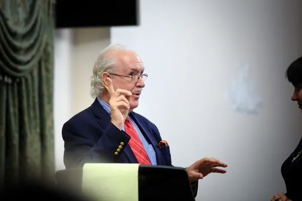 Колин Эндрюс читает лекцию на тему «Органное творчество Оливье Мессиана»