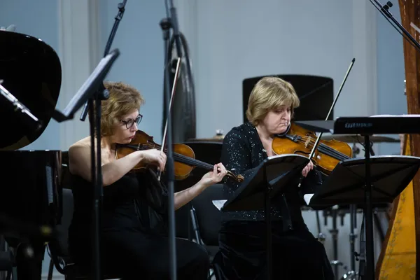 Екатерина Фомицкая (скрипка), Екатерина Маркова (альт)
